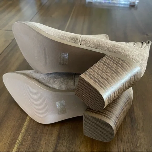 Suede ankle booties - Picture 7 of 10